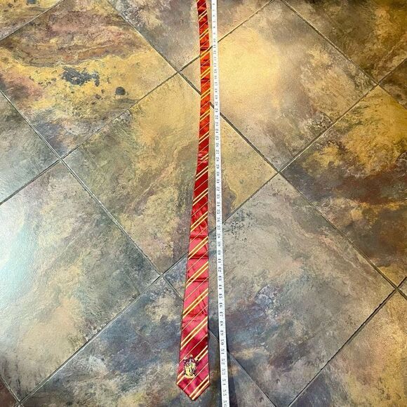Wizarding World Harry Potter Gryffindor Red Yellow Tie - Picture 3 of 7